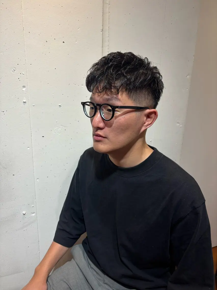 パーマ メンズ 岩崎 優のヘアスタイル