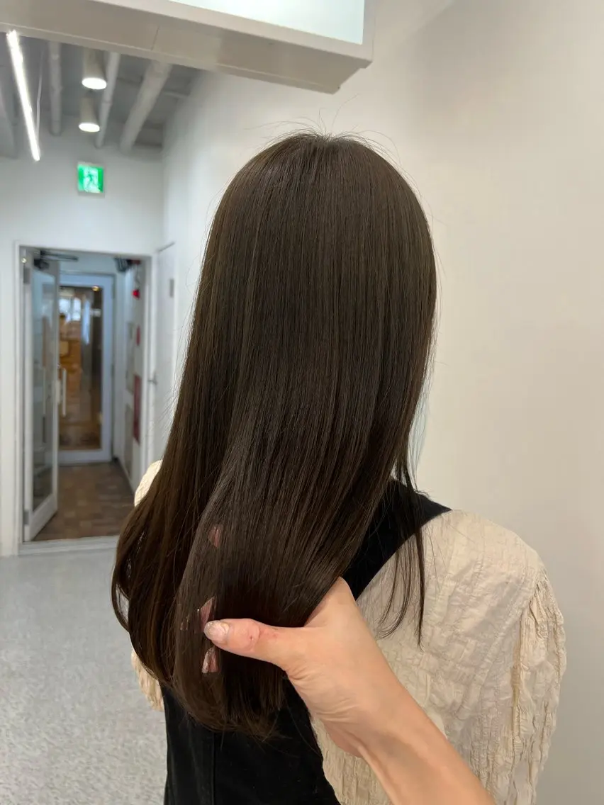 ロング カラー ベージュカラー ブリーチ 透明感カラー ブリーチなしカラー オリーブベージュ カット ヘアカラー トリートメント 韓国ヘア☁️ mitsukiのヘアスタイル