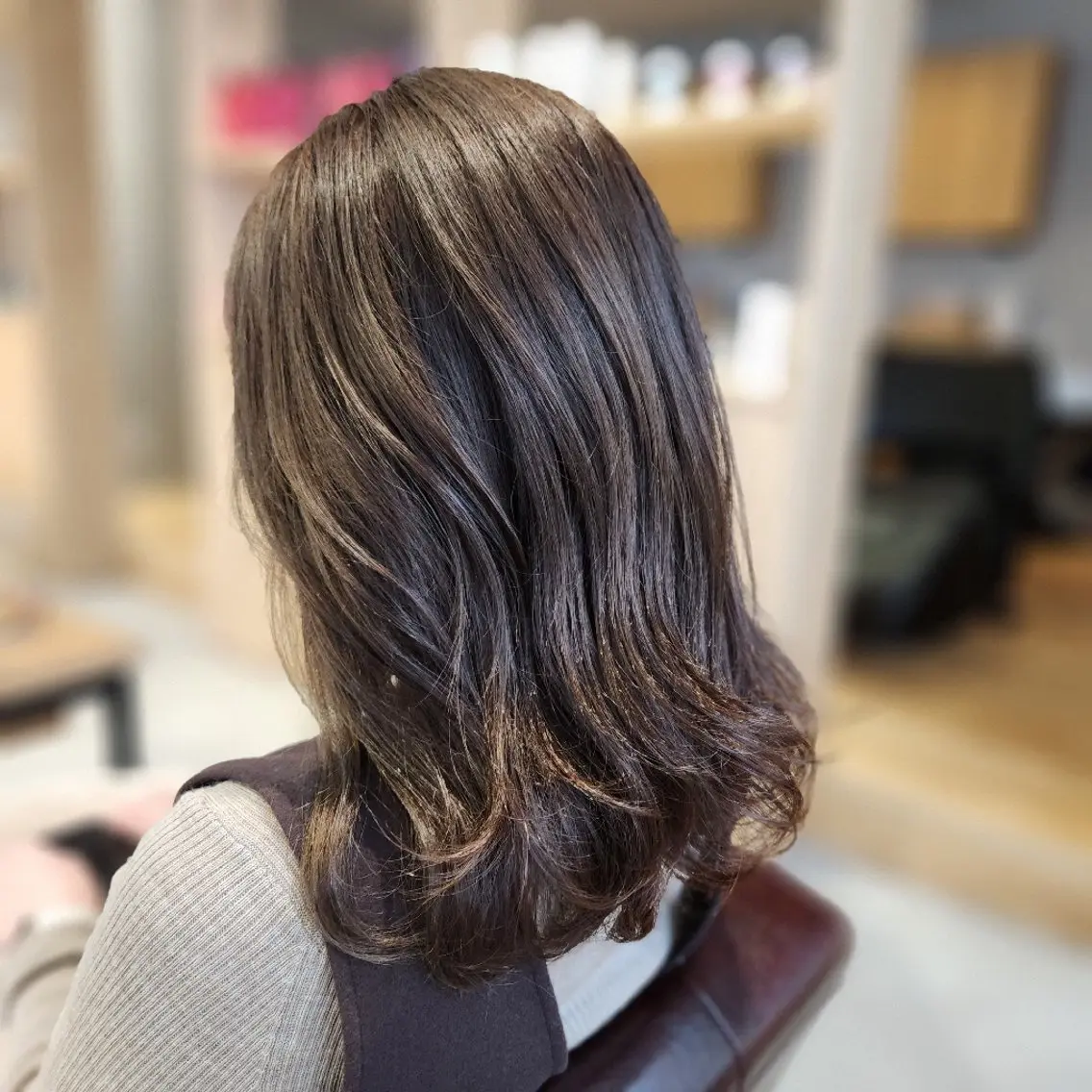 カラー ミディアム ベージュカラー オリーブベージュ シールエクステ🎀 ホシノ🕒ユウカのヘアスタイル