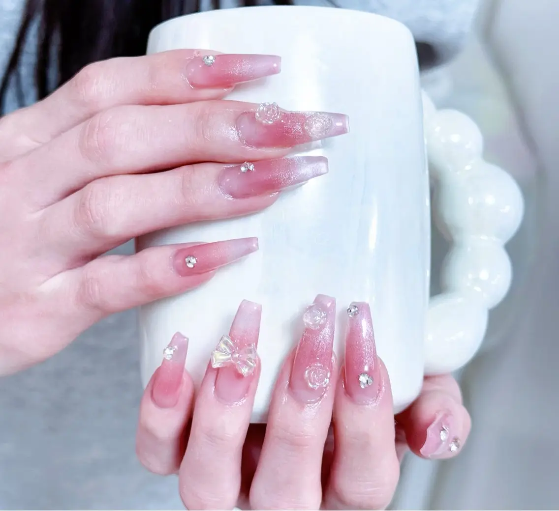 ネイル アートネイル オーロラネイル チークネイル フレンチネイル ガラスフレンチ ハンドネイル 🎀🎀YooLi Nail Salonのネイルデザイン
