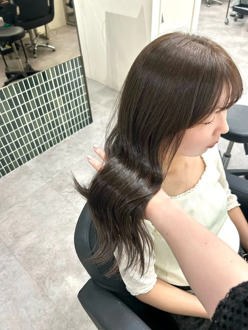 ロング カット ヘアカラー トリートメント 🕊️ナチュラル盛れ 韓国風艶髪/マホ🫧のヘアスタイル