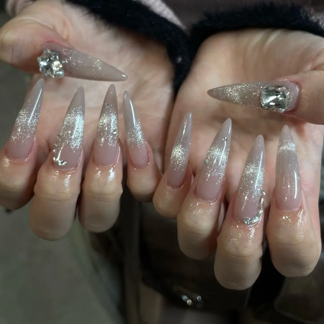 ネイル キラキラネイル ハンドネイル IROHA NAIL Kurumi🪽🫧のネイルデザイン