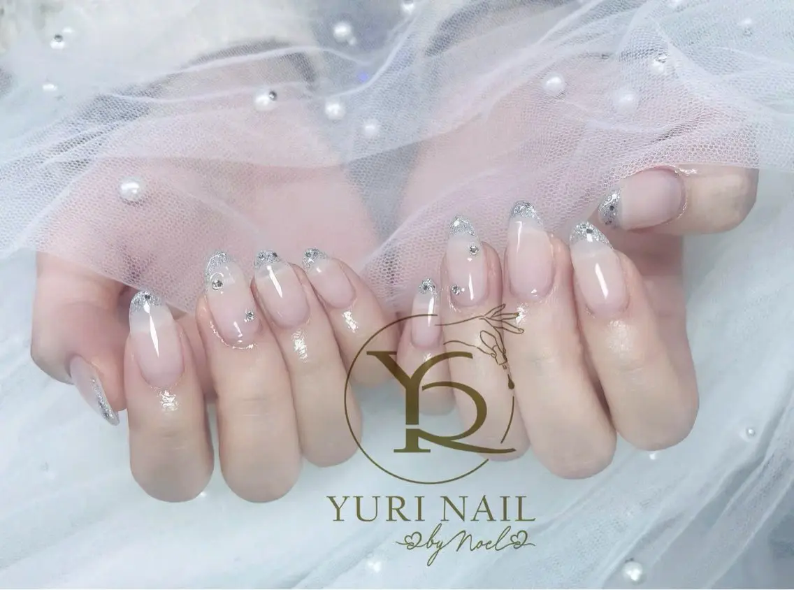 ネイル オーロラネイル ブルー チークネイル フットネイル フレンチネイル ハンドネイル フットネイル ハンドケア YURI Nail NARITAのネイルデザイン