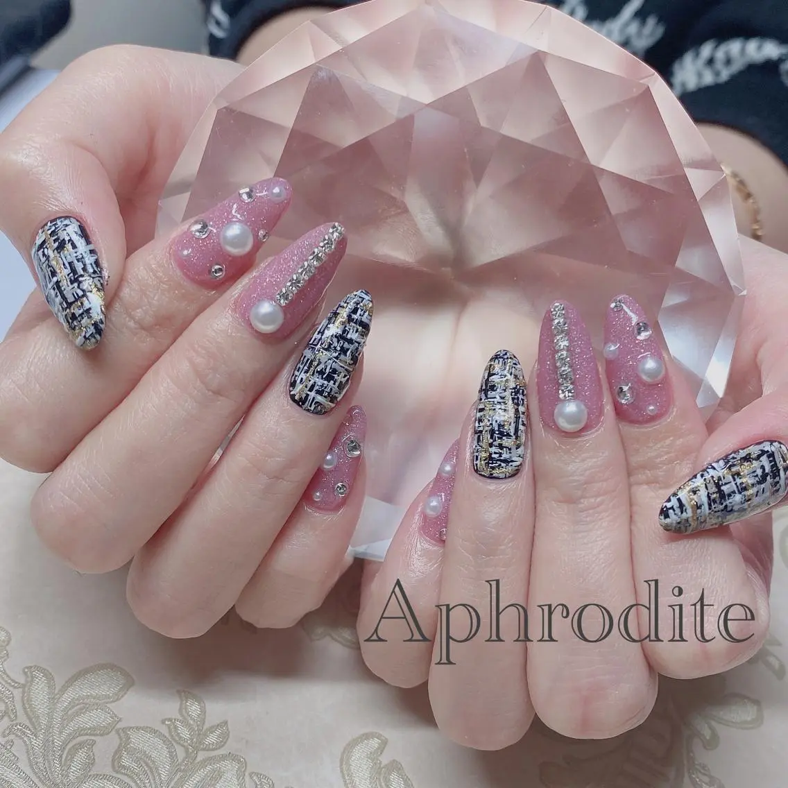 ネイル ピンク ツイードネイル Aphrodite パラジェル認定サロンのネイルデザイン
