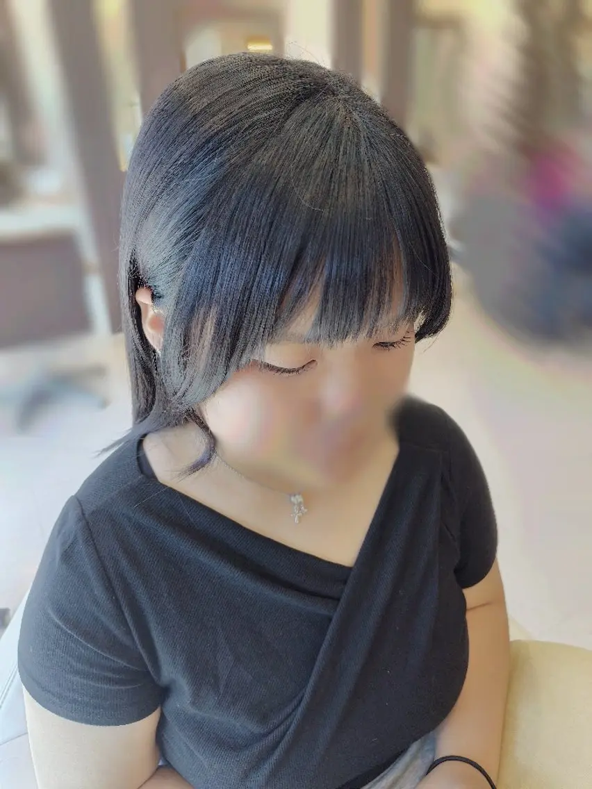 セミロング ヘアカラー 三浦 瑞華のヘアスタイル