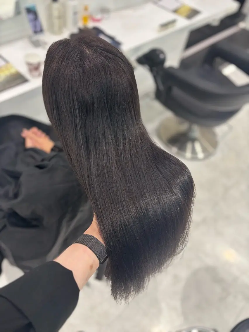 ロング カラー ヘアカラー トリートメント ヘッドスパ ヘアセット 流行りの透明感カラー ×縮毛矯正🤍ユウのヘアスタイル