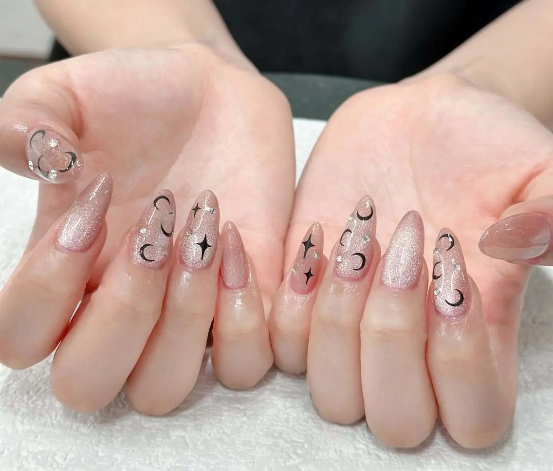 ネイル オーロラネイル ブルー チークネイル 長さ出し フットネイル ハンドネイル NAILS168 池袋西口駅前店のネイルデザイン