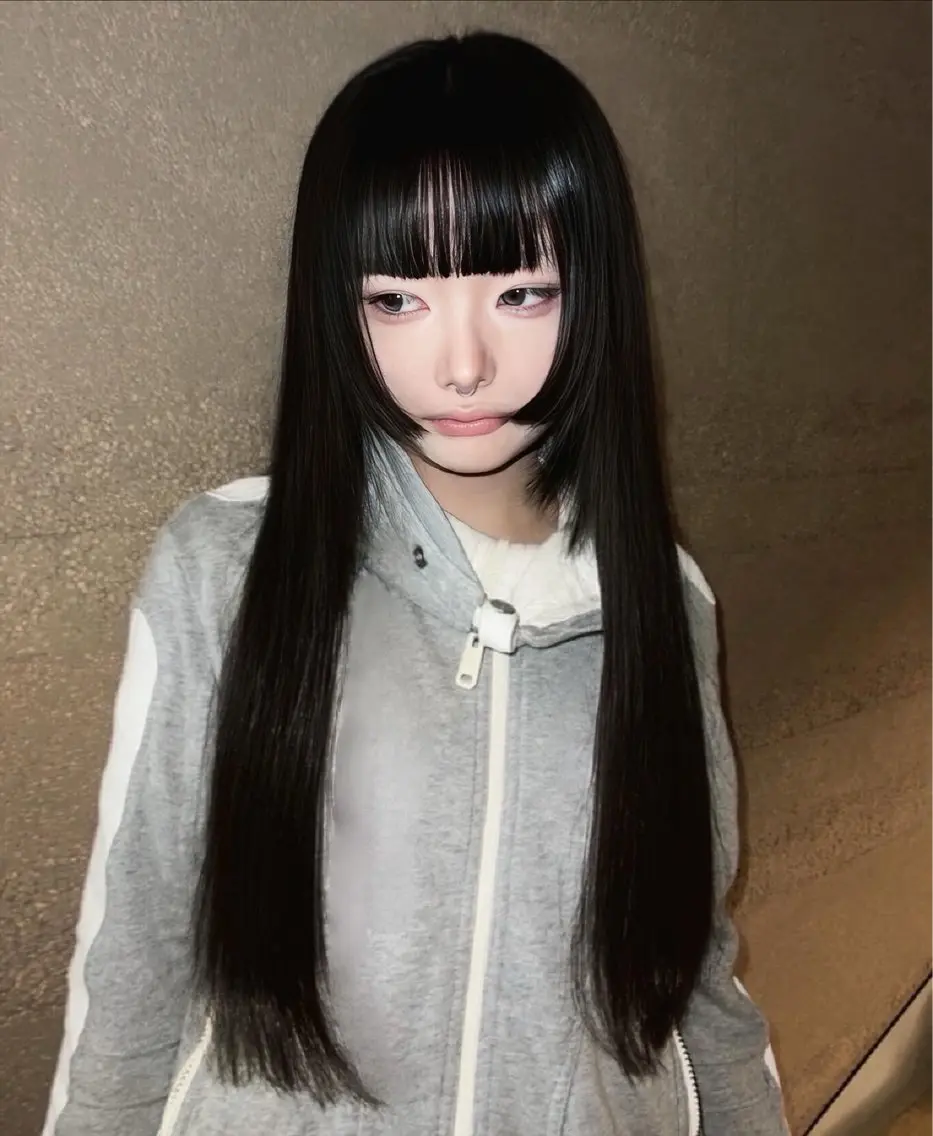 ロング カット ヘアカラー AIRA/ブリーチ ‪/透明感カラーのヘアスタイル