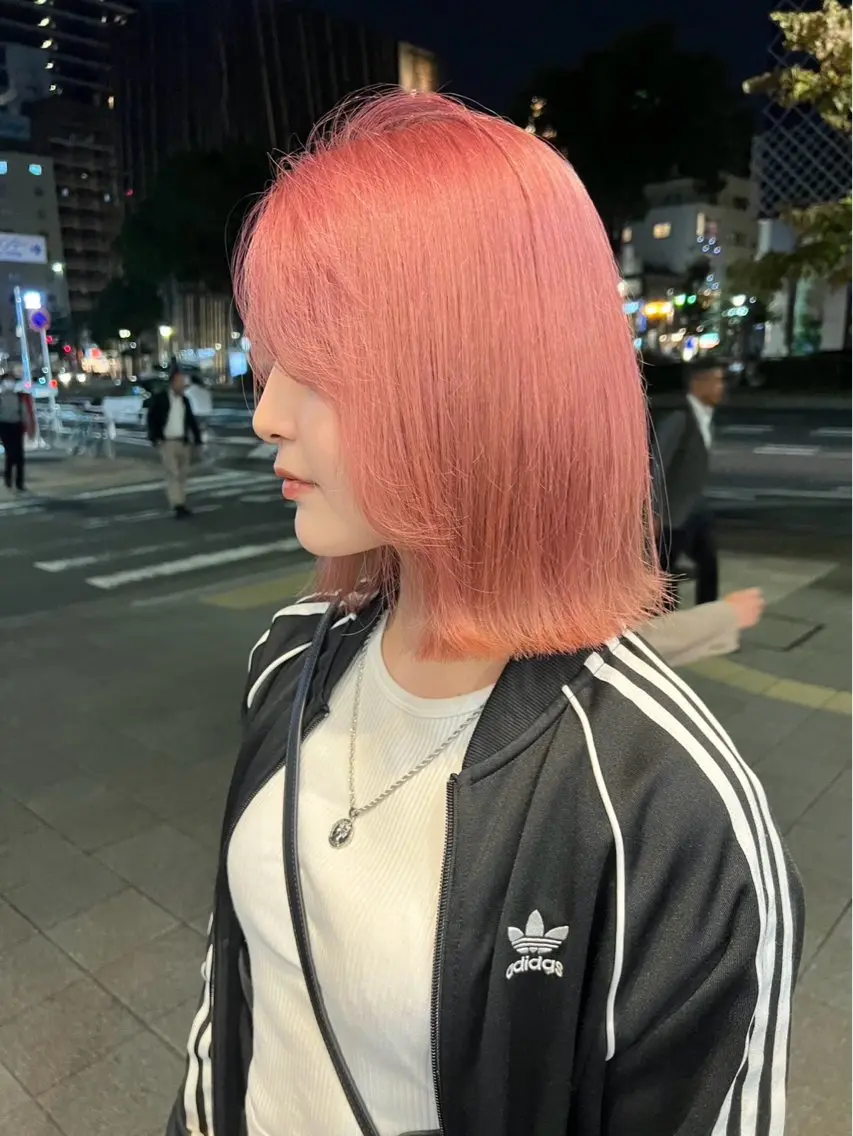 ミディアム カラー 森 彩夏のヘアスタイル