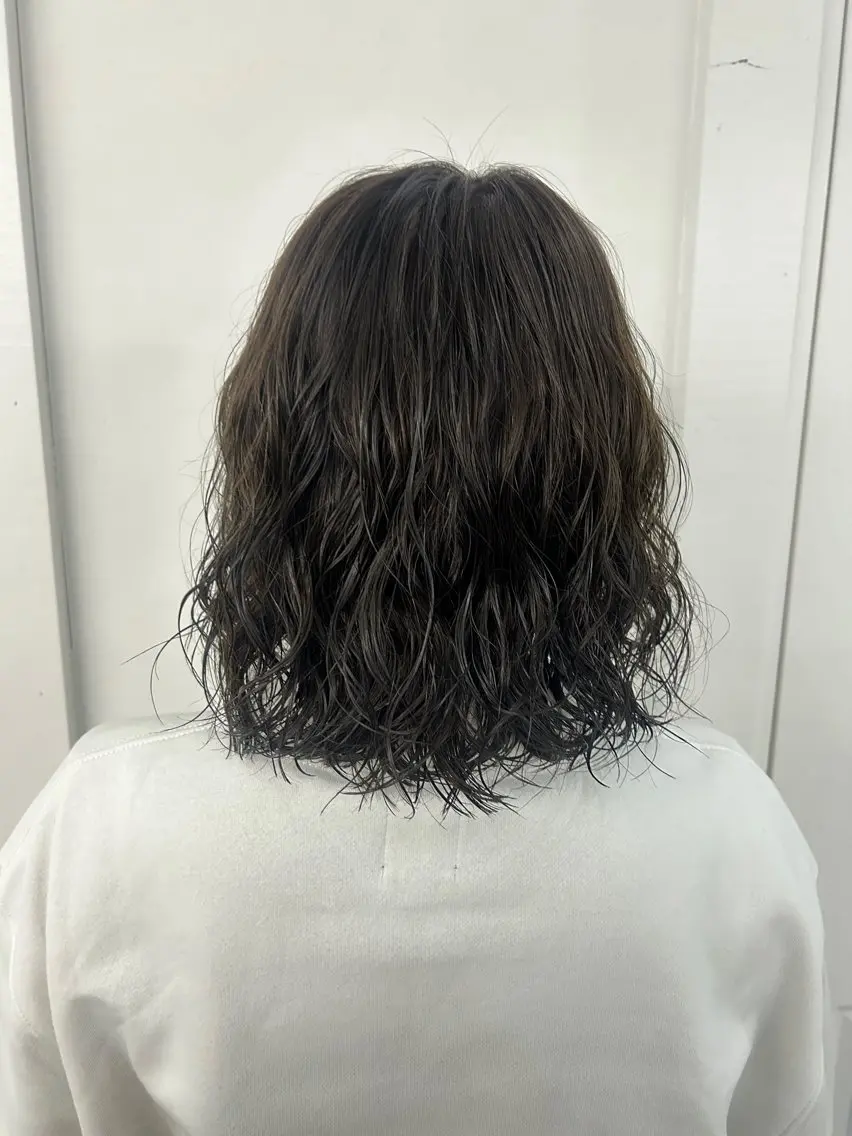 ミディアム カラー パーマ ナチュラル大人っぽい スタイル　MAORIのヘアスタイル