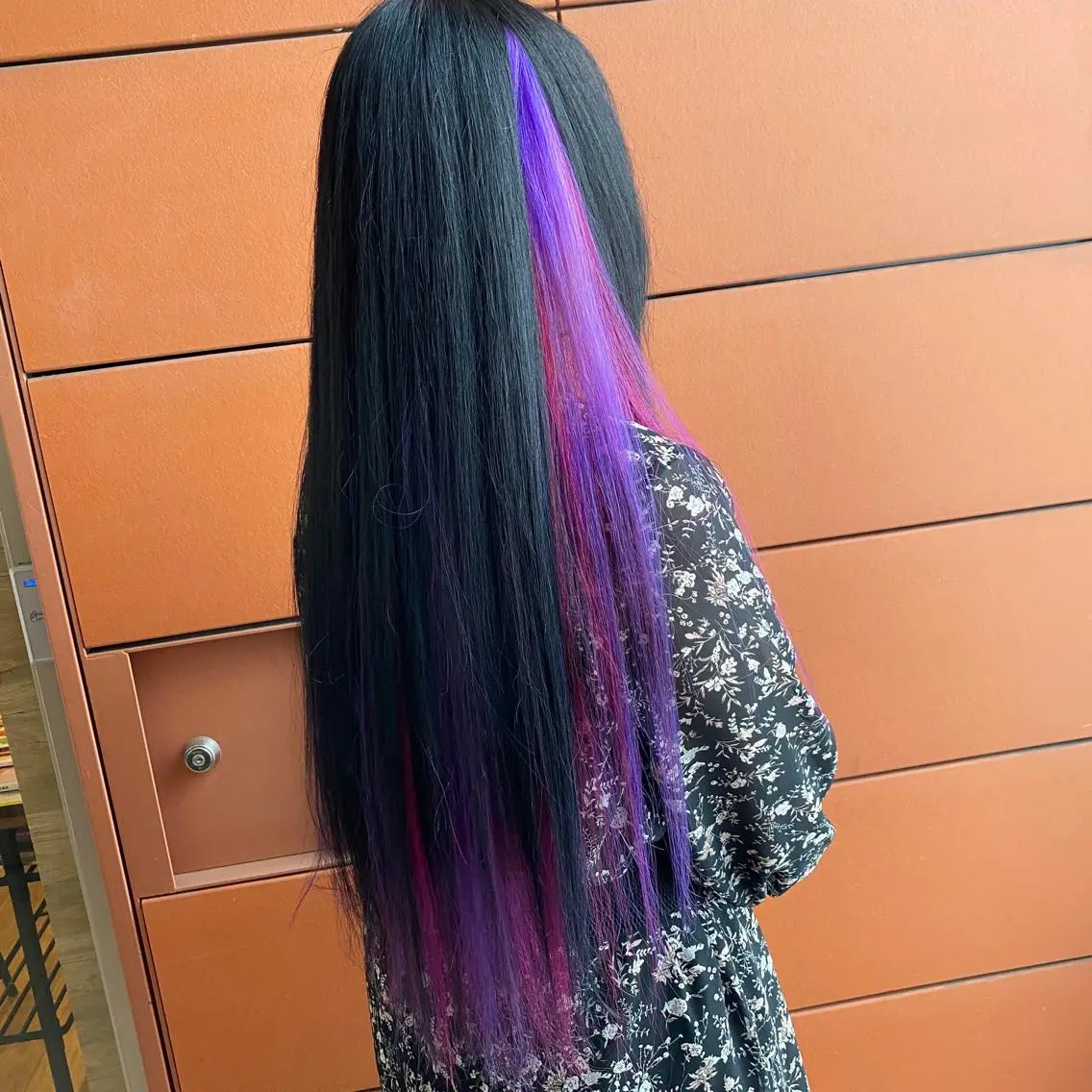 ロング カラー インナーカラー ピンクカラー パープルカラー 井手 孔介のヘアスタイル