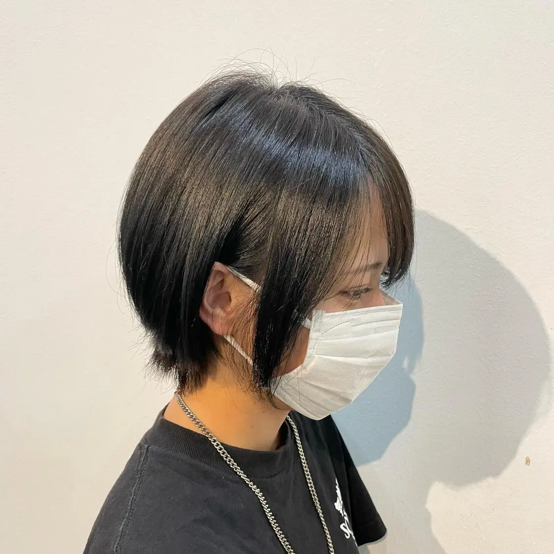 ショート カラー 黒髪 ブルーカラー ブルーブラック 透明感カラー 井上 葉月のヘアスタイル