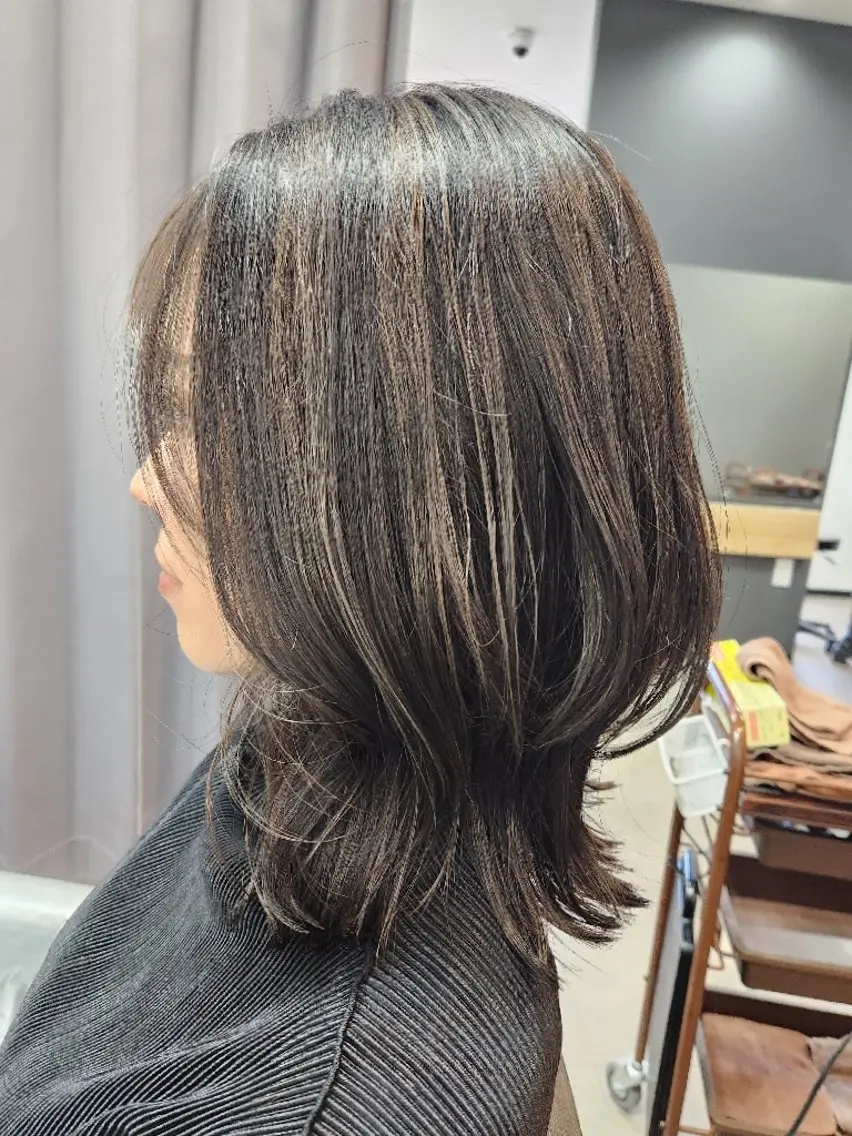 ミディアム カラー ハイライトカラー ハイライト ✂ AYAのヘアスタイル