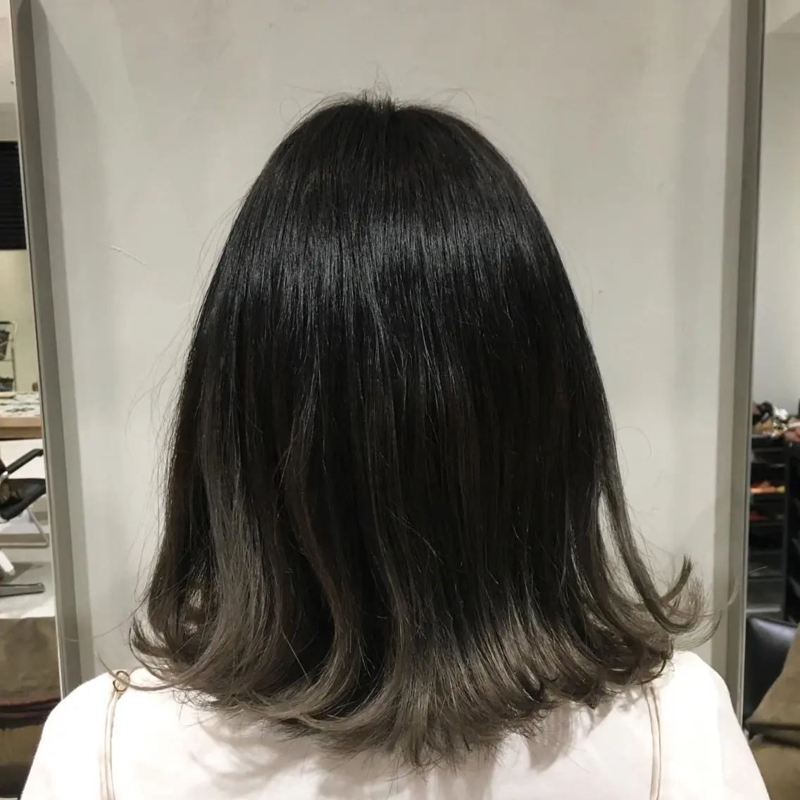 ショート カラー カット ヘアカラー トリートメント 荒木 依莉亜のヘアスタイル