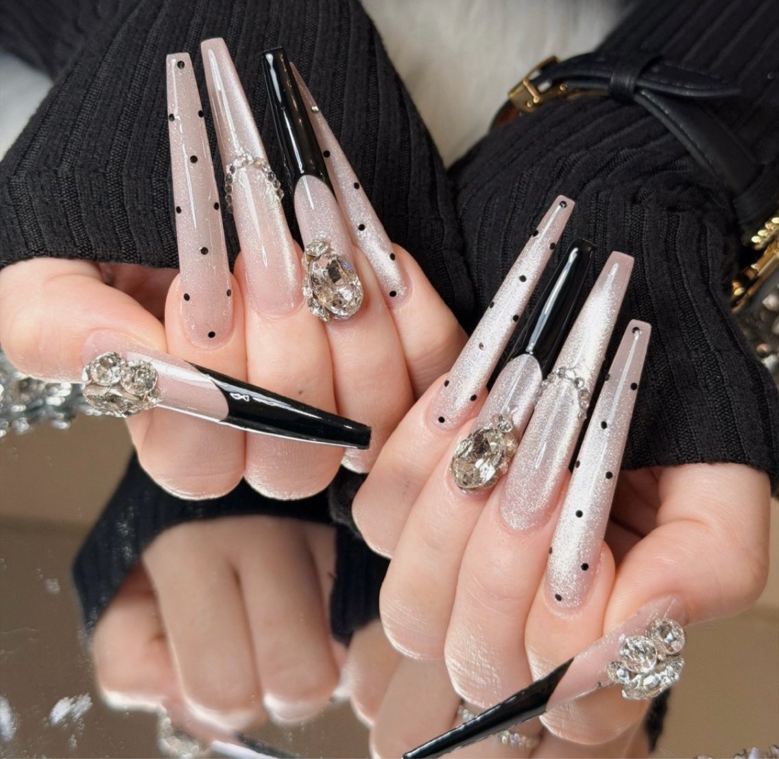ネイル アートネイル ボルドー フレンチネイル ジェルネイル 氷ネイル・うるうるネイル ハンドネイル Julie NailSalonのネイルデザイン