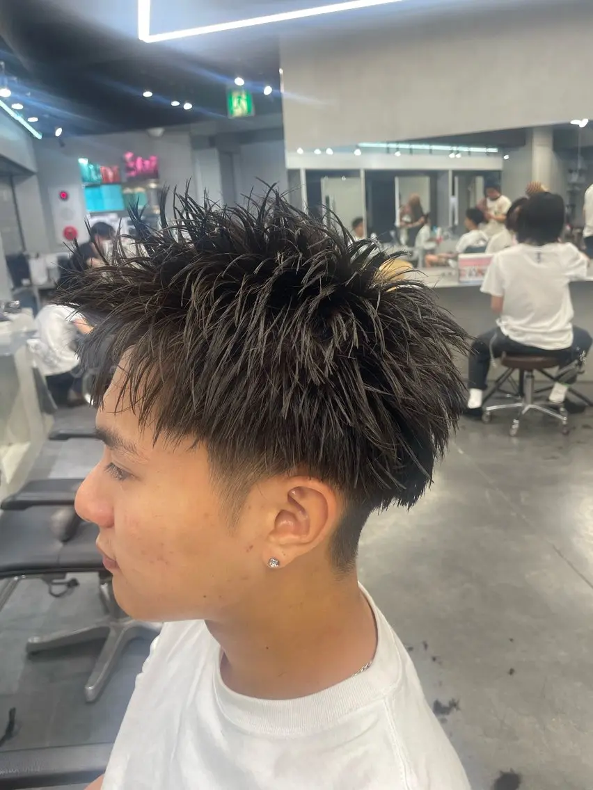 ショート メンズ メンズパーマ 波巻きパーマ fifth リュウセイのヘアスタイル