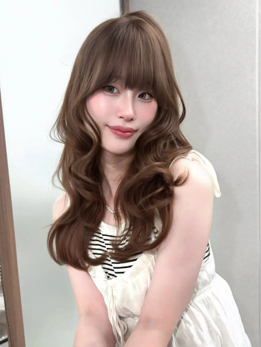 ロング チョコレートブラウン くびれヘア 韓国風ヘア レイヤーカット ロング ヘアカラー トリートメント SEIRA 透明感 ☆トレンドヘア☆のヘアスタイル