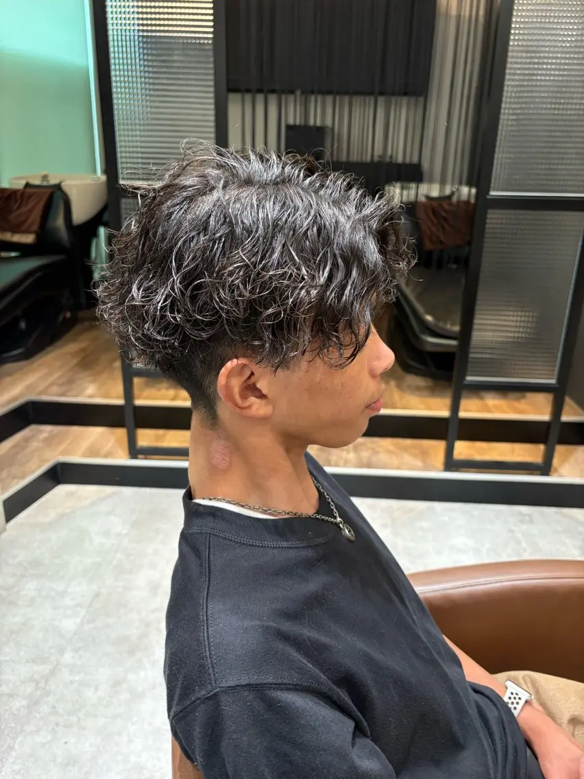 カット+特殊パーマ(ツイスパ、スパイラル、波巻きどんなパーマでも可)の写真