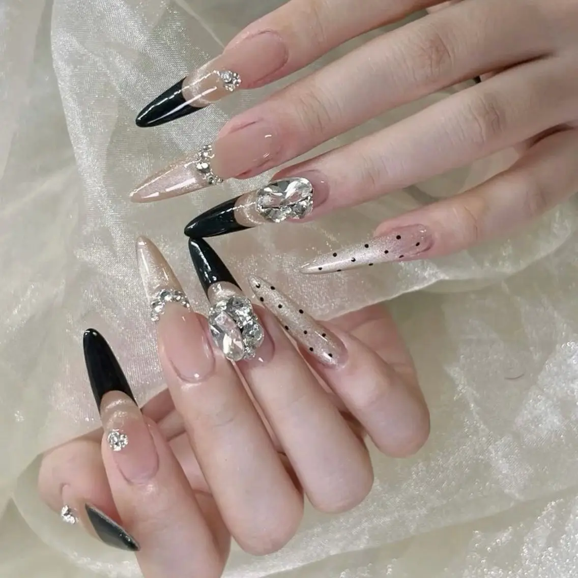 ネイル ハンドネイル Mika Nails 心斎橋のネイルデザイン