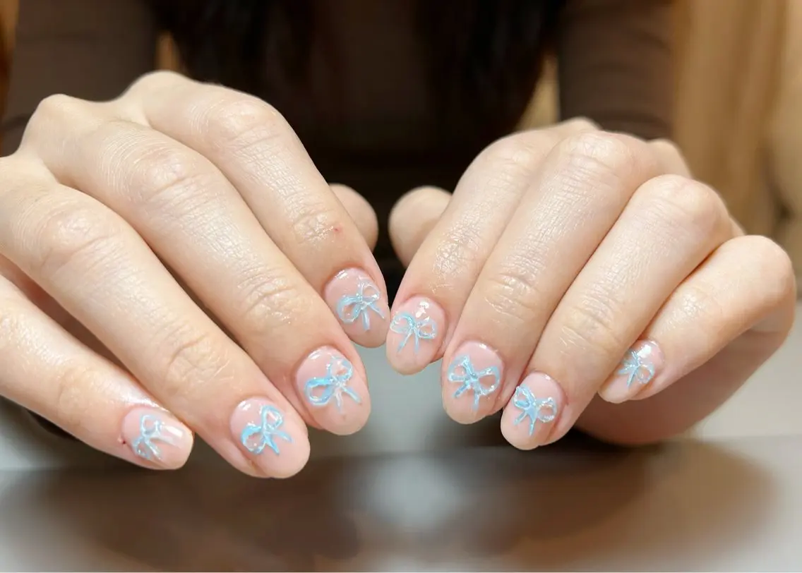 ネイル オーロラネイル 長さ出し フレンチネイル ジェルネイル ガラスフレンチ ハンドネイル 🌟桜beauty 🌟プロ ネイリストのネイルデザイン