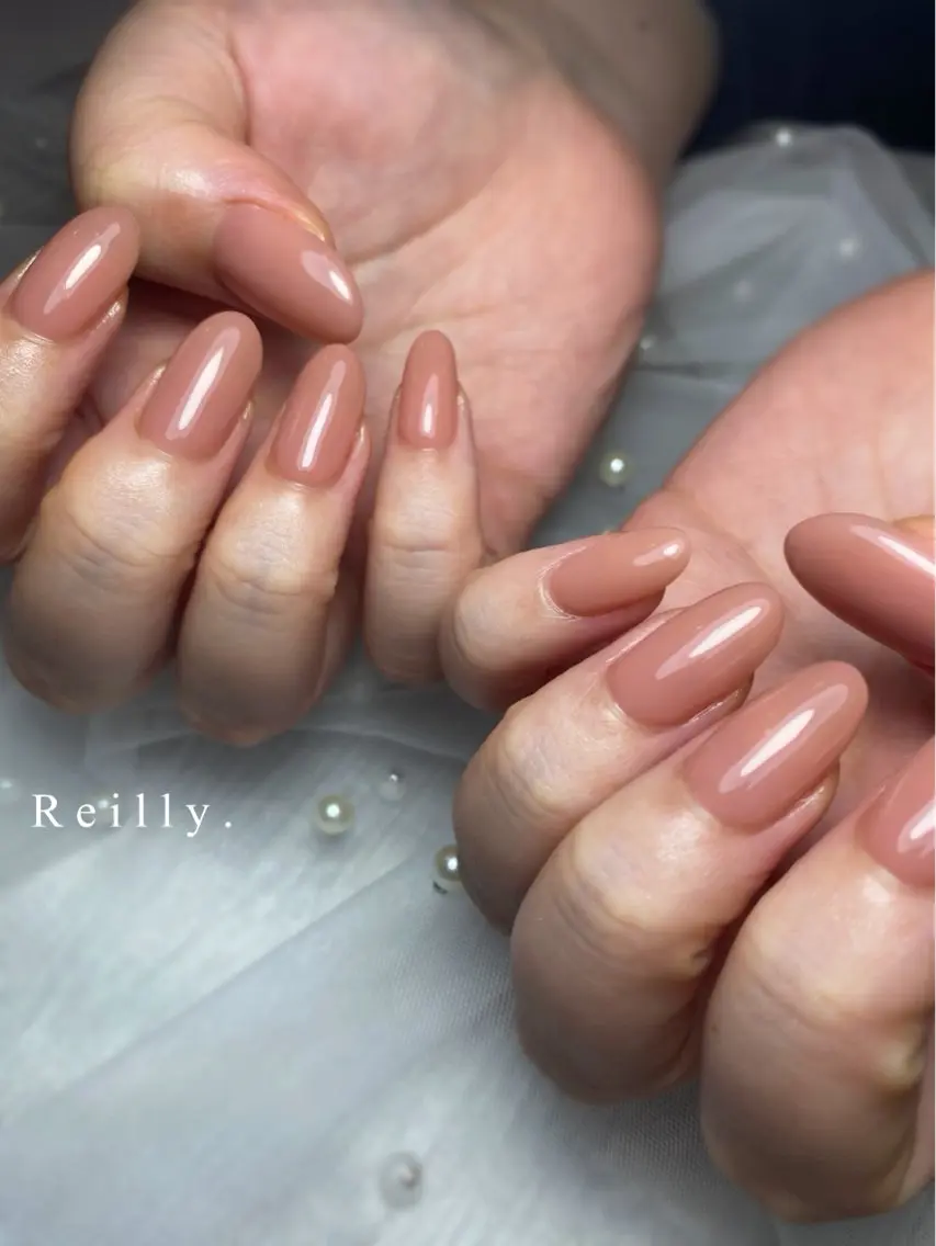 ネイル フラッシュネイル フレンチネイル ジェルネイル グラデーション ラメ(グリッター) ハンドネイル ハンドケア Marina 《REILLY.》のネイルデザイン