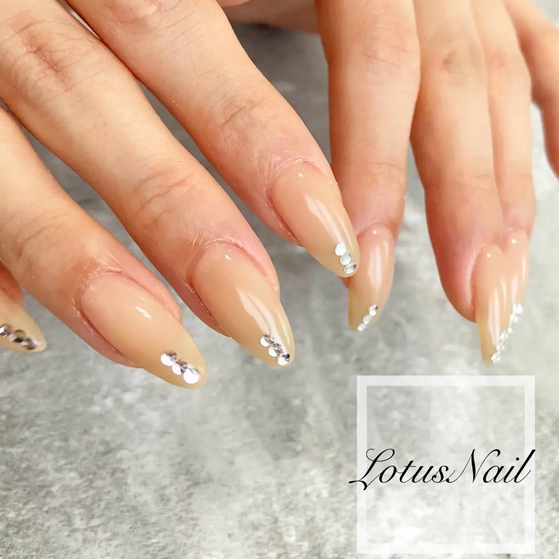 ネイル オフィスネイル シンプルネイル Lotus Nailのネイルデザイン