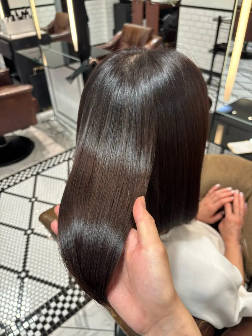 セミロング カラー 竜口 桃果のヘアスタイル