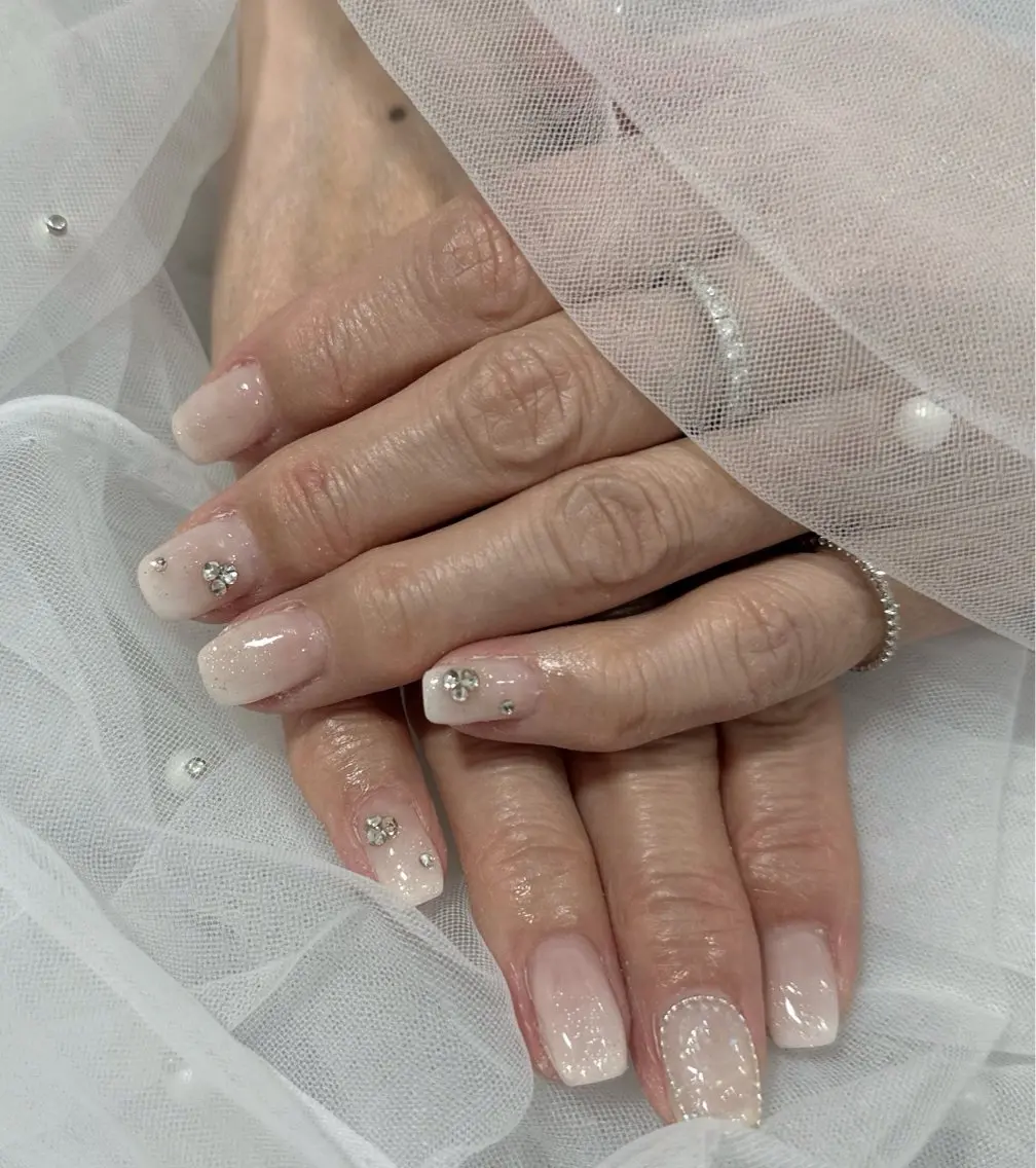 ネイル ハンドネイル フットネイル LAVISH nanamiのネイルデザイン