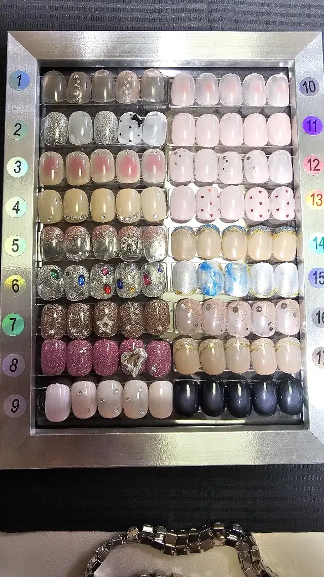 オフ無し限定！定額ネイル💅予約時、何番か教えてくださいね😊の写真