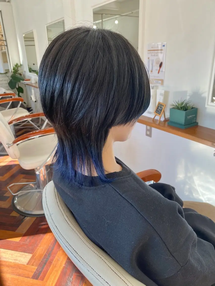 ミディアム カラー ブルーカラー ウルフカット カット ヘアカラー Kazaoka Saraのヘアスタイル