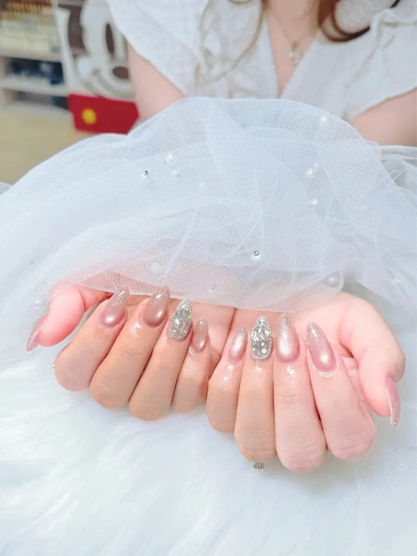 ネイル キラキラネイル 韓国ネイル マグネットネイル ピンク ワンホンネイル ハンドネイル GOHOUBI Nail 心斎橋店のネイルデザイン
