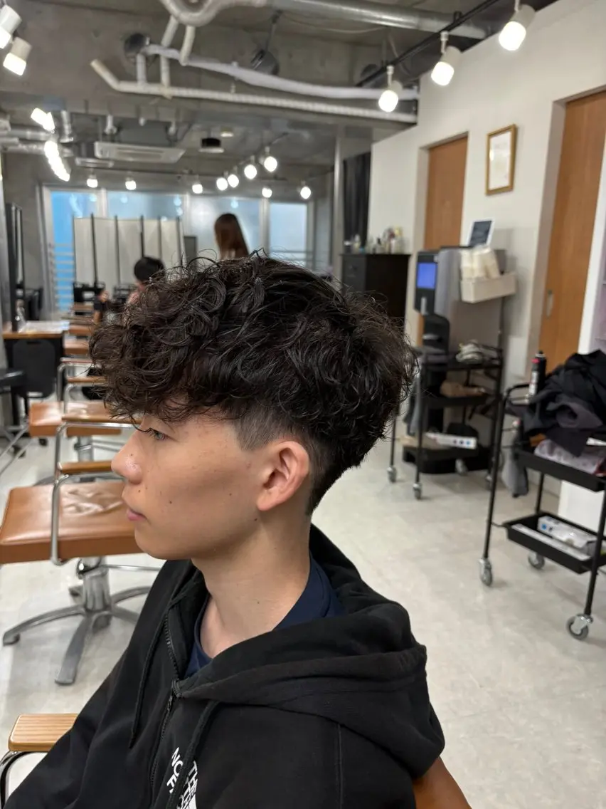 パーマ メンズ スペインカール 海外風パーマ カラー特化園田　楓莉のヘアスタイル