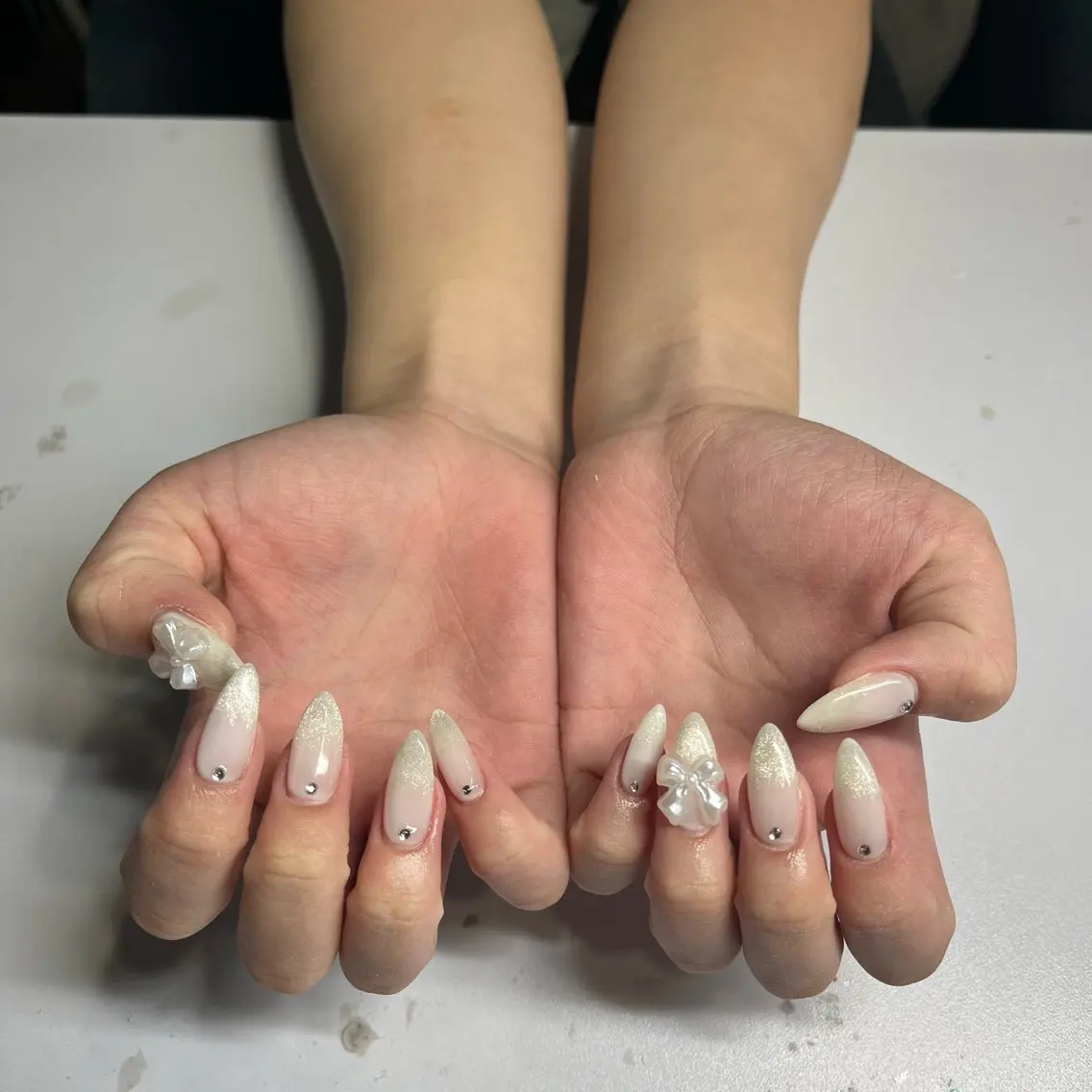 ネイル フレンチネイル マグネットネイル ハンドネイル IROHA nail Ami🐊🎀のネイルデザイン