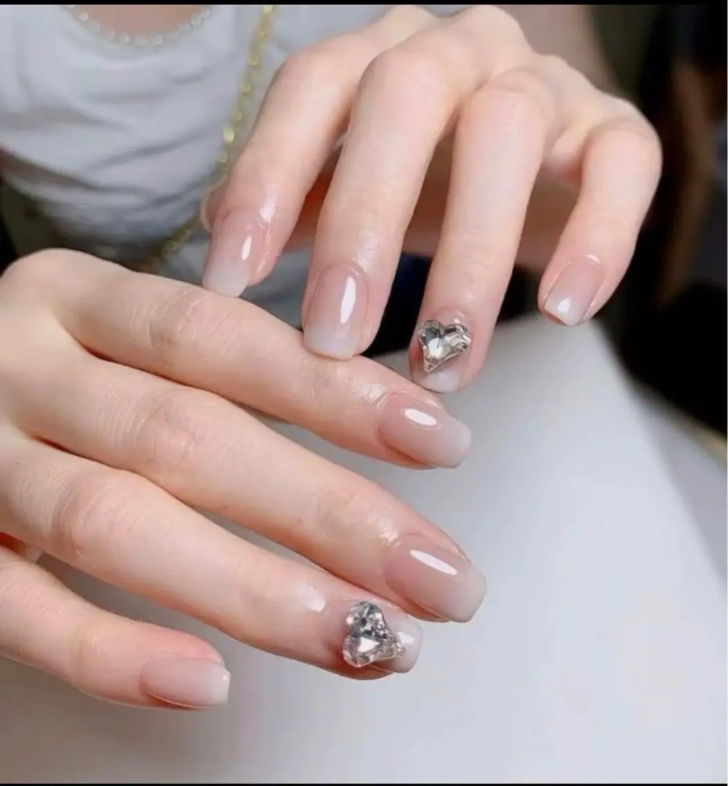 ネイル ハンドネイル moon nailsのネイルデザイン