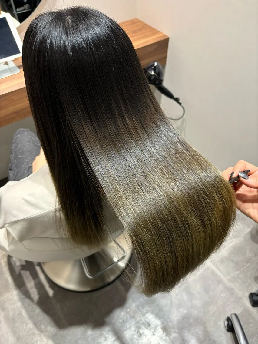 ロング トリートメント 美髪ヘア 🤍erikaのヘアスタイル