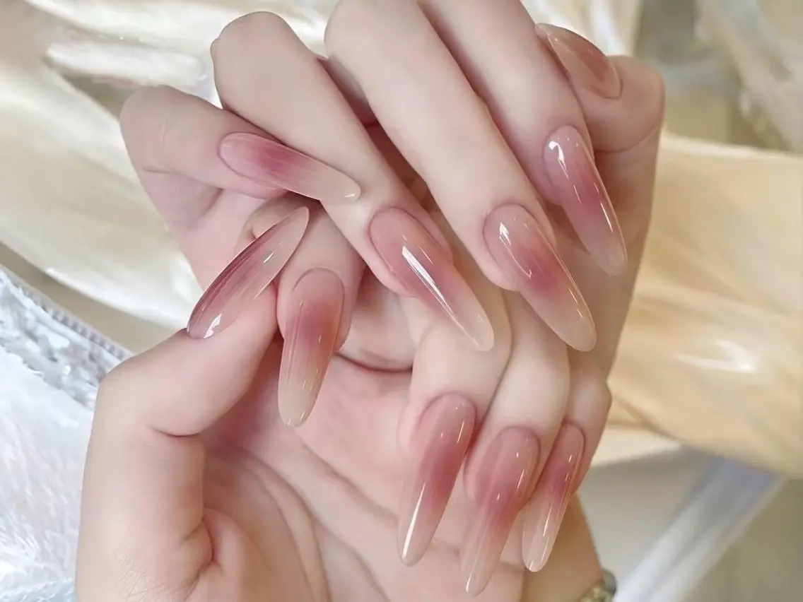 🫧 【チップ長さだし】10本純欲チークネイルコース  ￥5980の写真