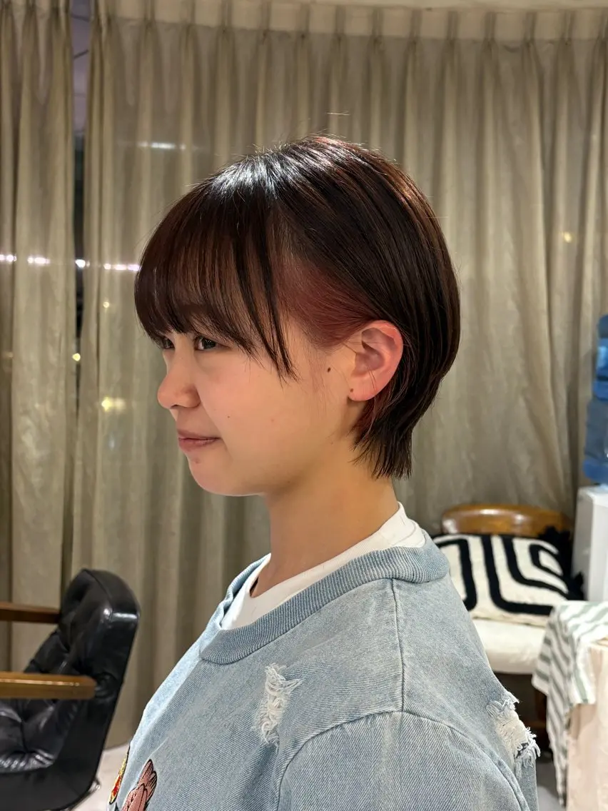 ショート カラー イヤリングカラー ショートヘア 🌟デザインカラー 久保悠那のヘアスタイル