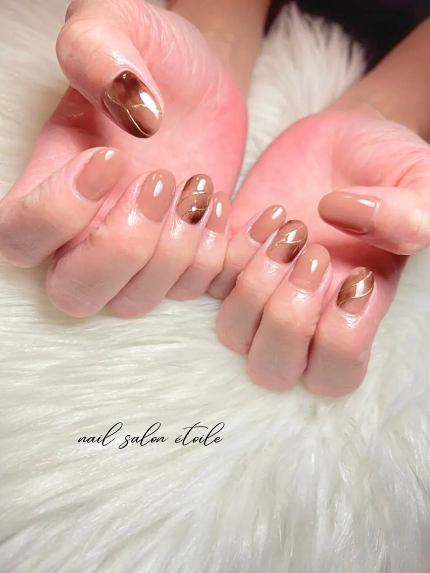 ネイル アートネイル ブラウン ミラーネイル 持ち込み ニュアンスネイル ハンドネイル nail salon étoileのネイルデザイン