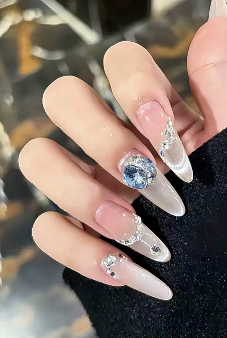 ネイル ハンドネイル She’s Lunaのネイルデザイン