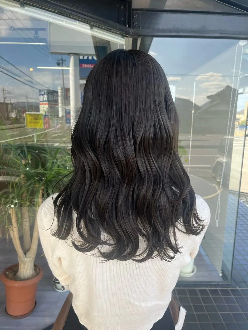 セミロング alu yuinaのヘアスタイル