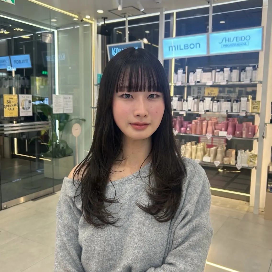 ロング カラー Ayaka🖤 ブリーチなしカラーのヘアスタイル