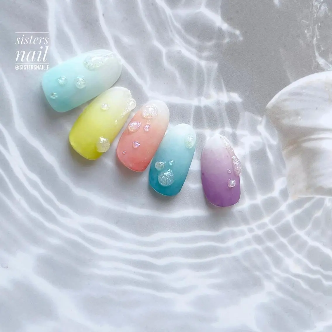 ネイル アートネイル ジェルネイル グラデーション 夏ネイル sisters nail.fのネイルデザイン