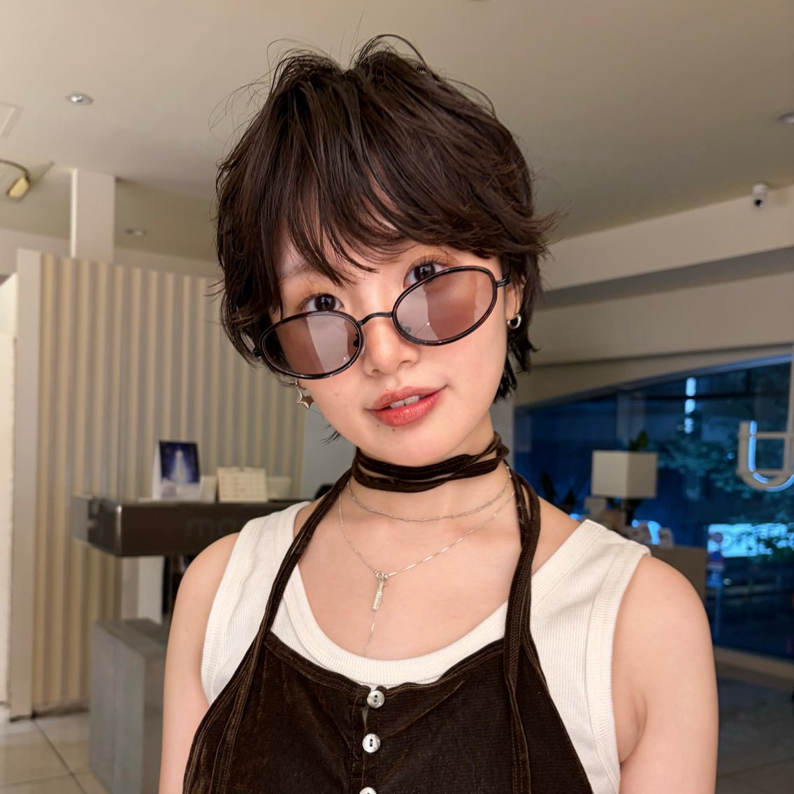 ショート パーマ タイトボブ個性派カラ ーAKANEのヘアスタイル
