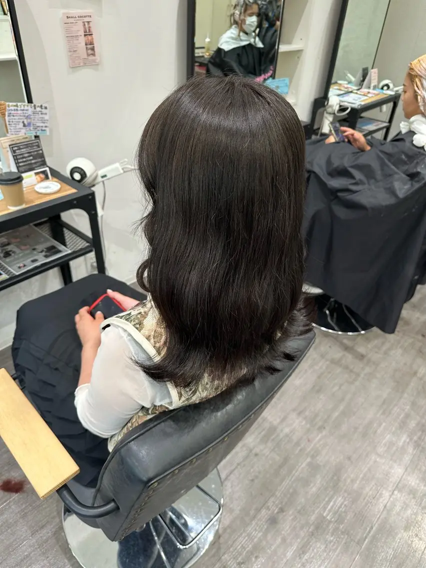 セミロング カラー ブリーチ グレージュ オリーブグレージュ オリーブグレー ヘアカラー トリートメント 艶髪レイヤー上田 紗也🇰🇷💗のヘアスタイル