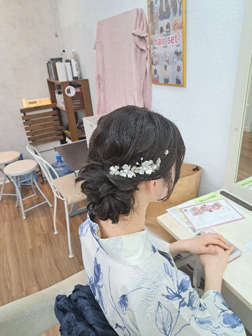 ヘアアレンジ セミロング 着付け GLOSS心斎橋🌹 はるなのヘアスタイル