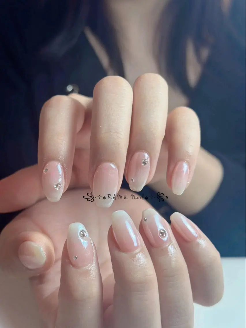 ネイル フレンチネイル 韓国ネイル シンプルネイル ストーンネイル ネイルチップ ハンドネイル RAMU Nail 恵比寿店のネイルデザイン