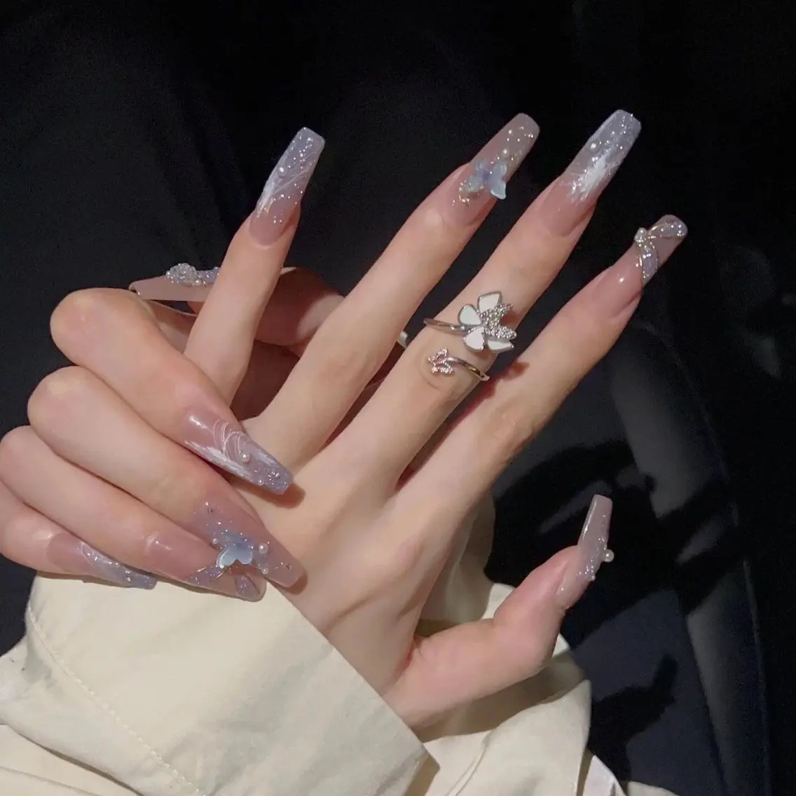 ネイル Glow Minamiのネイルデザイン