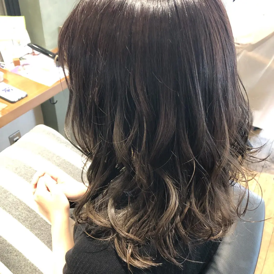 ミディアム カラー グレージュ ハイライトカラー ハイライト ◇おの あすか◇のヘアスタイル