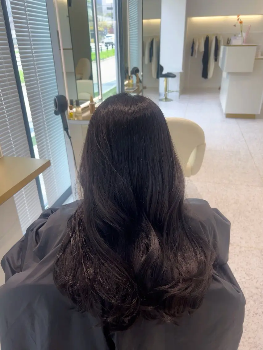カラー グレージュ Lavie moon airiのヘアスタイル