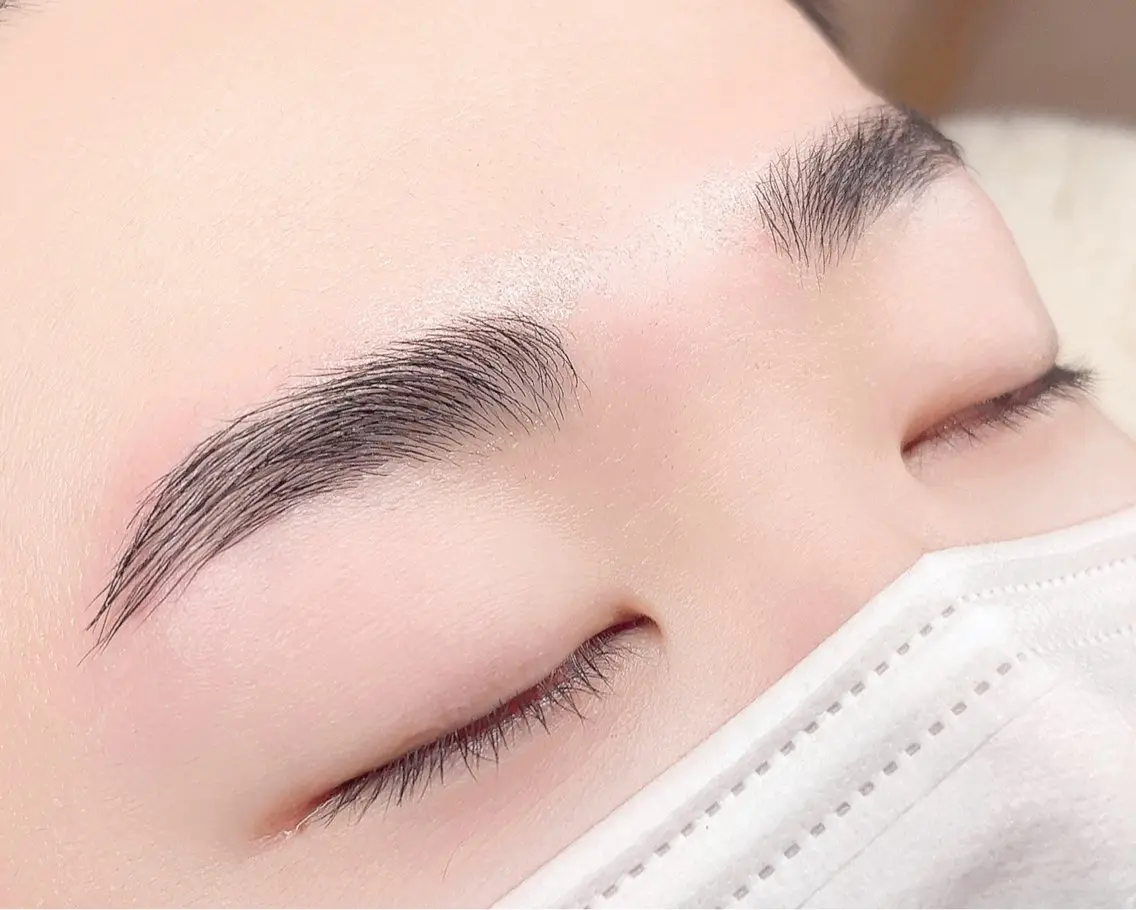 アイブロウ ハリウッドブロウリフト LUCERO eyelashのマツエク・マツパデザイン